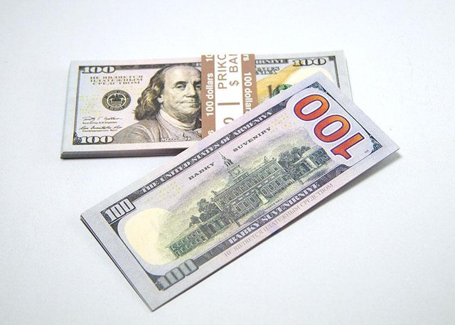 Сувенирные деньги "100 долларов НОВЫЕ"