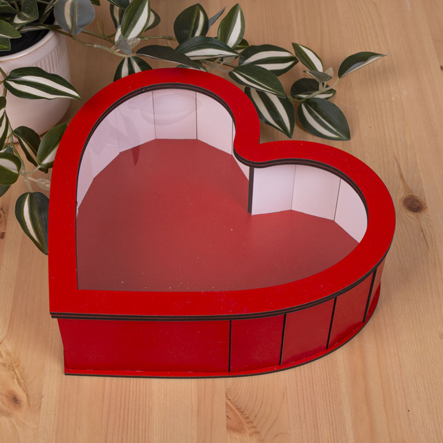 Декоративная коробка сердце "Красная с прозрачной крышкой" (средняя)