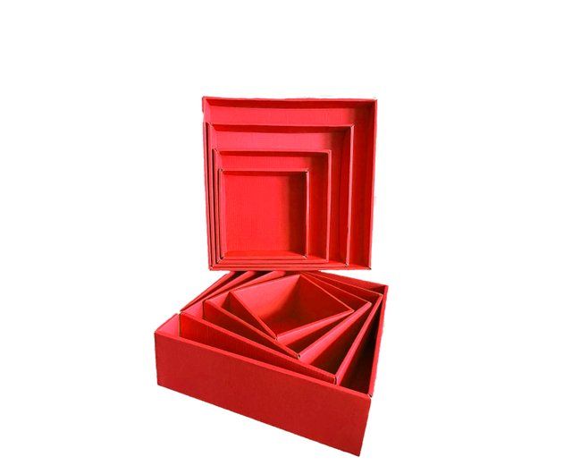Набор подарочных коробок "Красные" (4 шт.) двусторонний картон (h-9)