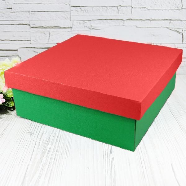 Новорічна коробка для подарунків "№1 червоно-зелена" (20х20х9)